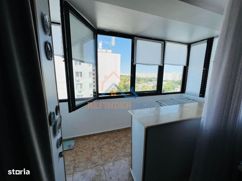 Titan, scoala 195 Hamburg, apartament 2 camere, parcare,